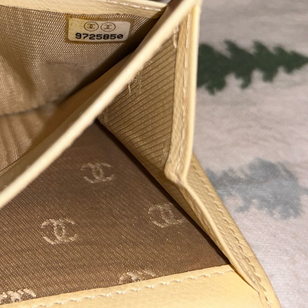 Chanel Coco Button Wallet - image 3